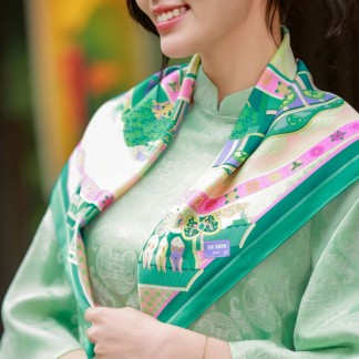 Double-sided printed silk scarf with Turtle Tower pattern (Size 70*70cm : 749,000vnd)